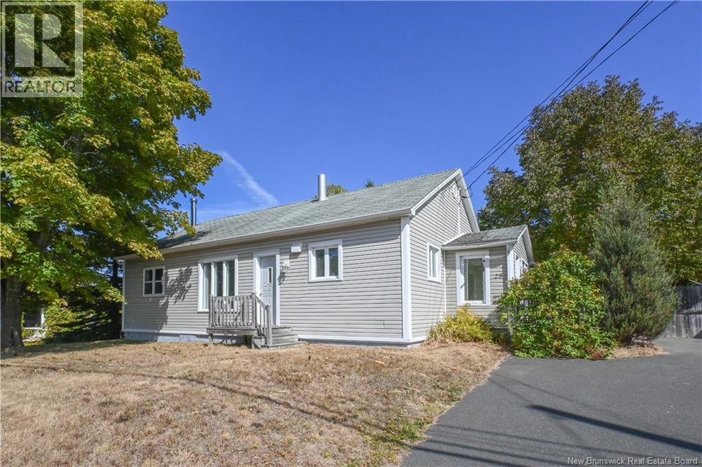 25 Rue Du Portage Street, Caraquet, New Brunswick  E1W 1A8 - Photo 1 - NB126975