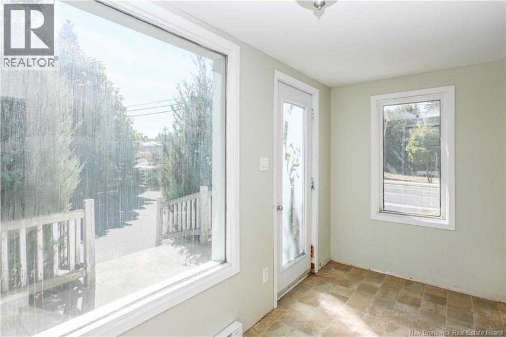 25 Rue Du Portage Street, Caraquet, New Brunswick  E1W 1A8 - Photo 11 - NB126975