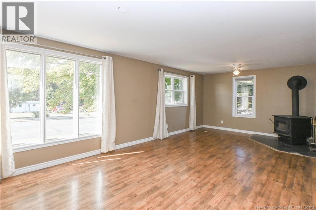 25 Rue Du Portage Street, Caraquet, New Brunswick  E1W 1A8 - Photo 20 - NB126975