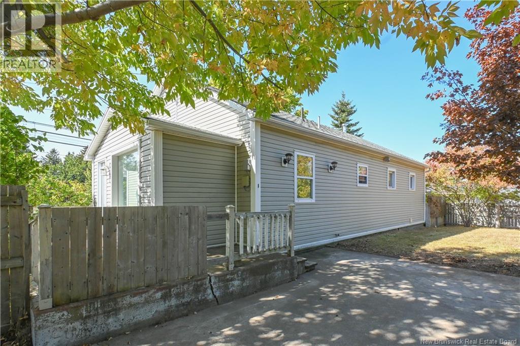 25 Rue Du Portage Street, Caraquet, New Brunswick  E1W 1A8 - Photo 4 - NB126975