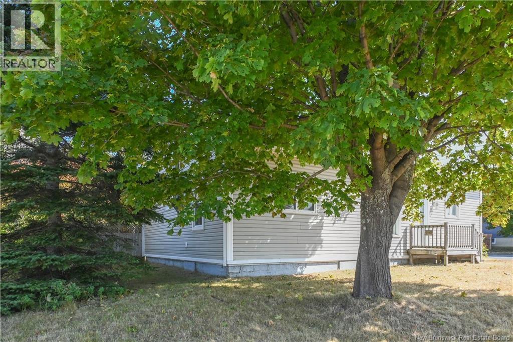 25 Rue Du Portage Street, Caraquet, New Brunswick  E1W 1A8 - Photo 7 - NB126975