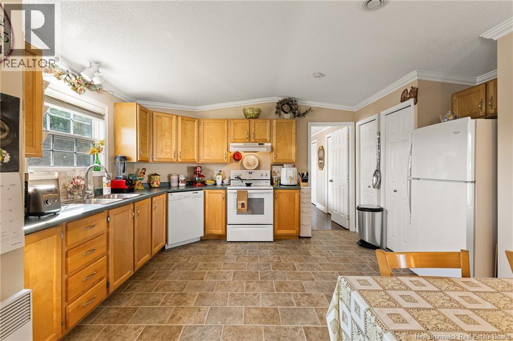 11 Ascona Street, Moncton, New Brunswick  E1H 3H7 - Photo 2 - NB127000