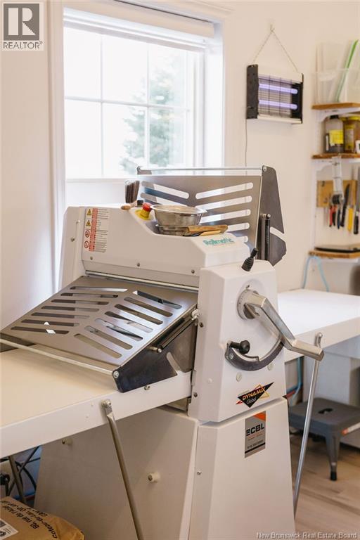 40 Douglas Ave, Bathurst, New Brunswick  E2A 1B5 - Photo 10 - NB126878