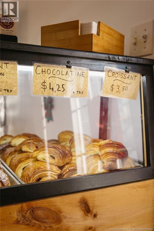 40 Douglas Ave, Bathurst, New Brunswick  E2A 1B5 - Photo 3 - NB126878