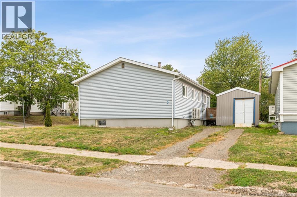 5 Wildwood, Moncton, New Brunswick  E1E 2M4 - Photo 28 - NB126944