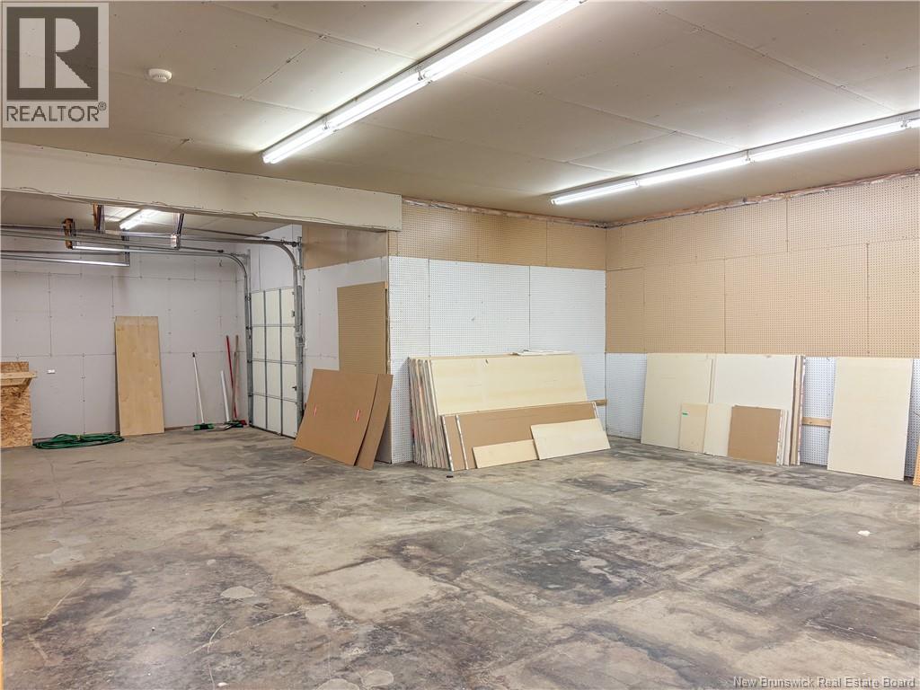 34 Scott Street, Woodstock, New Brunswick  E7M 0C7 - Photo 39 - NB127081