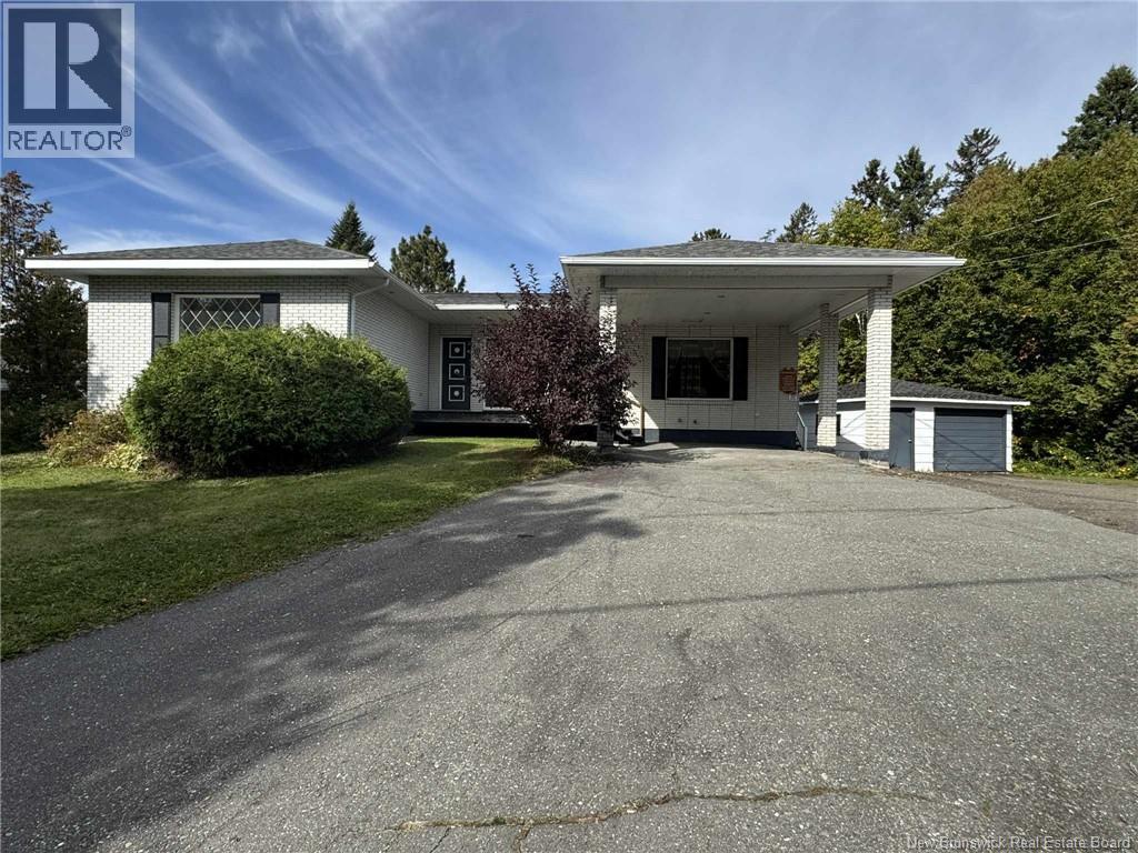 10 Beaulieu Street, Saint-Quentin, New Brunswick E8A 1A9 - Photo 1 - NB127236