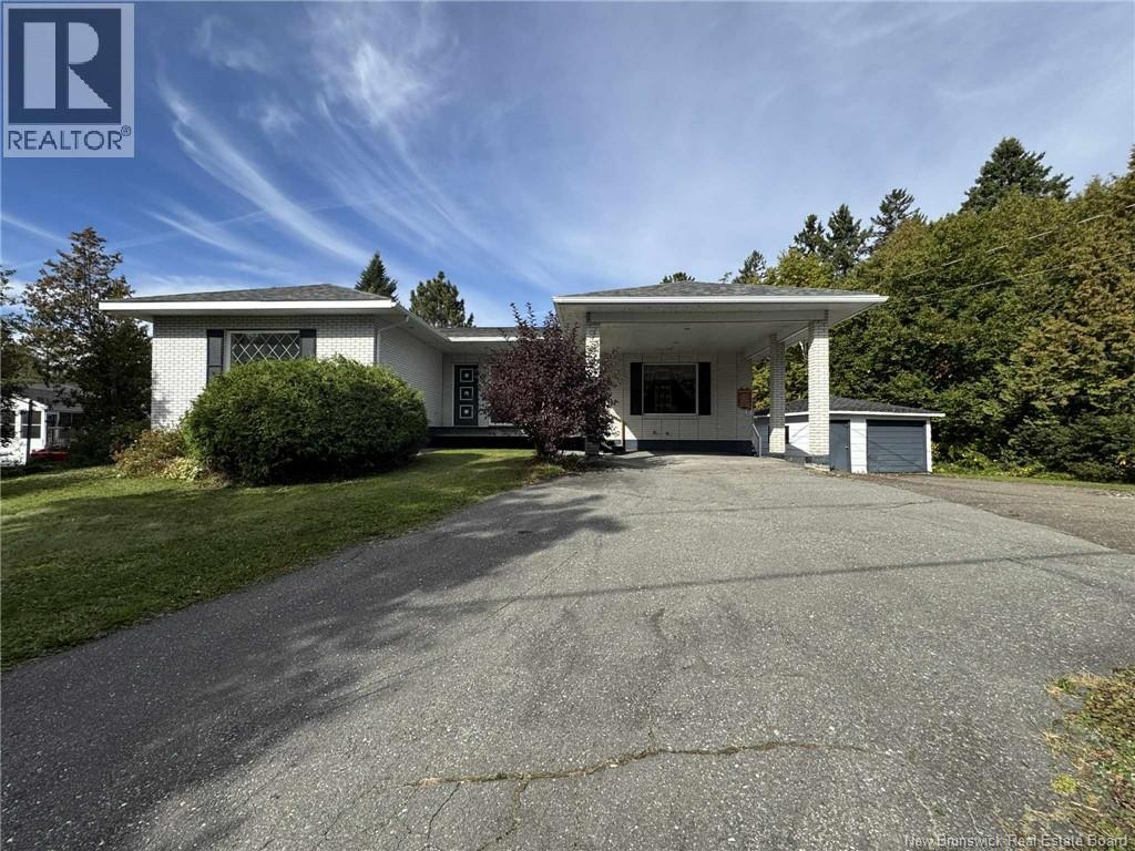 10 Beaulieu Street, Saint-Quentin, New Brunswick E8A 1A9 - Photo 2 - NB127236