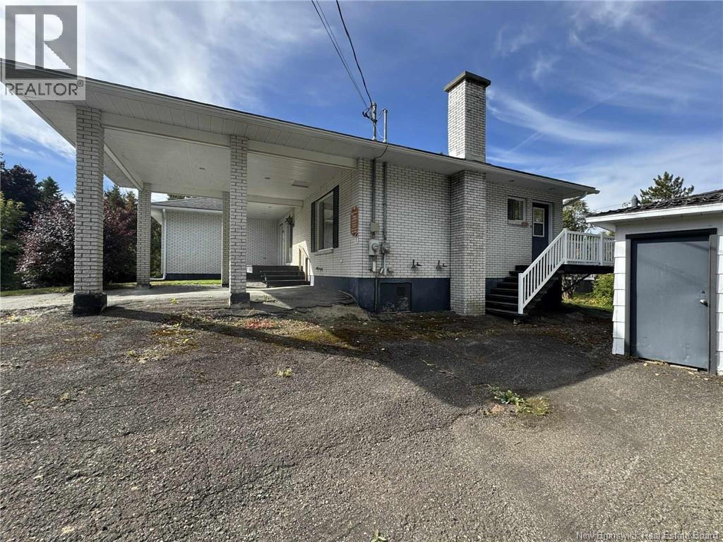 10 Beaulieu Street, Saint-Quentin, New Brunswick E8A 1A9 - Photo 3 - NB127236