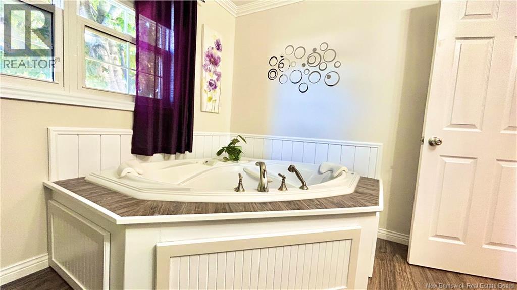 312 St-Pierre E Boulevard, Caraquet, New Brunswick  E1W 1B4 - Photo 16 - NB127339