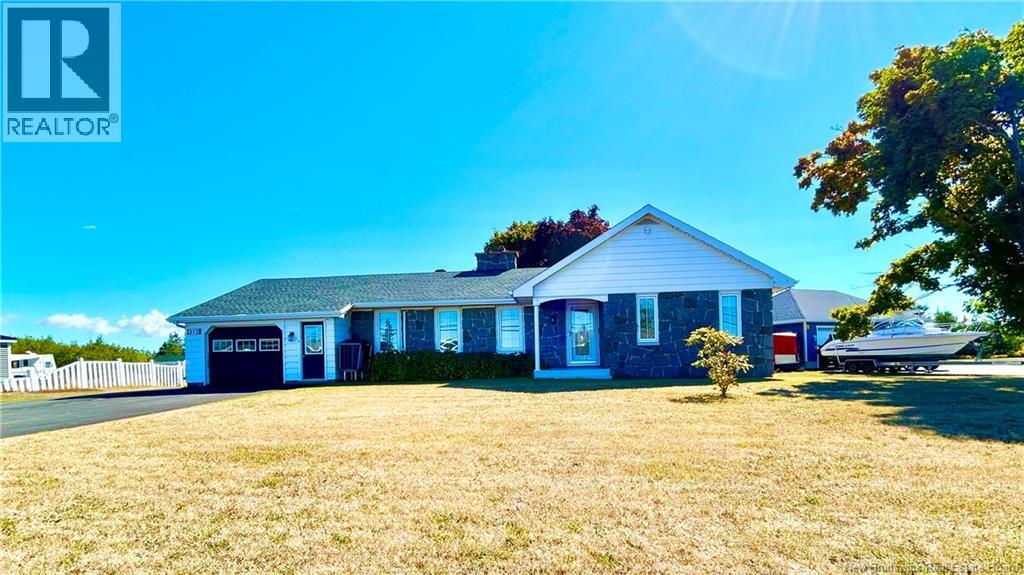 312 St-Pierre E Boulevard, Caraquet, New Brunswick  E1W 1B4 - Photo 2 - NB127339