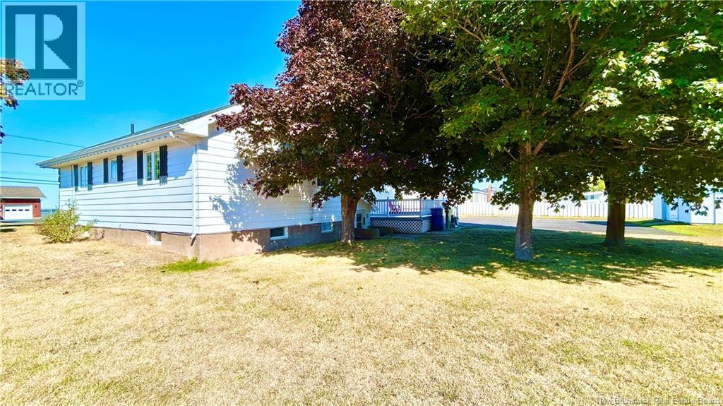 312 St-Pierre E Boulevard, Caraquet, New Brunswick  E1W 1B4 - Photo 31 - NB127339