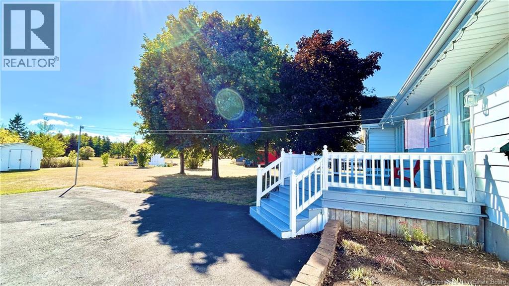 312 St-Pierre E Boulevard, Caraquet, New Brunswick  E1W 1B4 - Photo 32 - NB127339