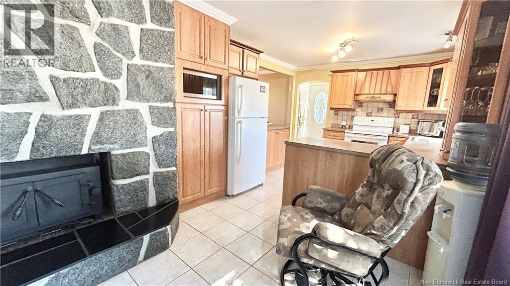 312 St-Pierre E Boulevard, Caraquet, New Brunswick  E1W 1B4 - Photo 8 - NB127339