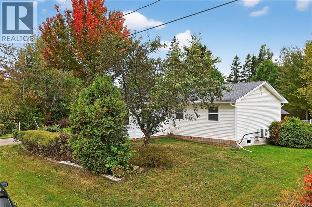 12 Briarcroft Street, Salisbury, New Brunswick E4J 2A9 - Photo 3 - NB127353