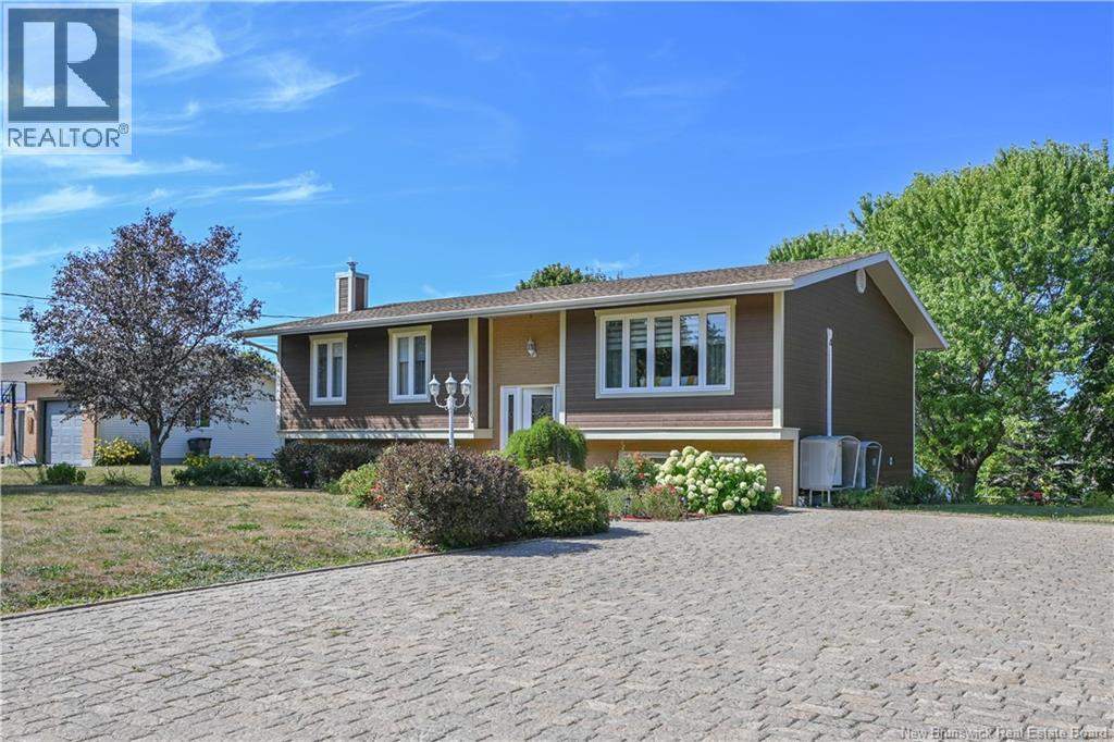 163 Grande-Allée Lane, Caraquet, New Brunswick E1W 1A5 - Photo 1 - NB127471