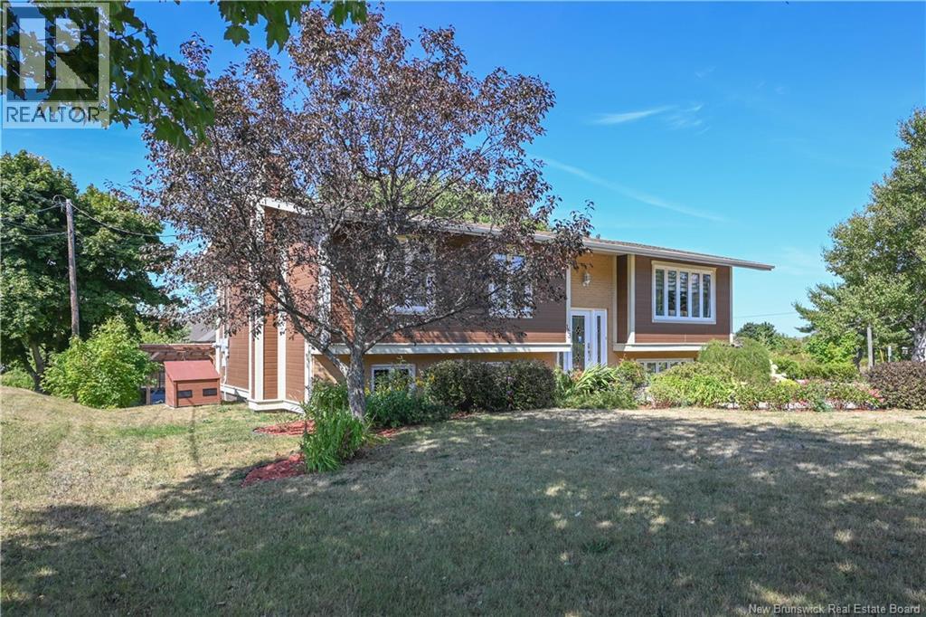 163 Grande-Allée Lane, Caraquet, New Brunswick E1W 1A5 - Photo 3 - NB127471