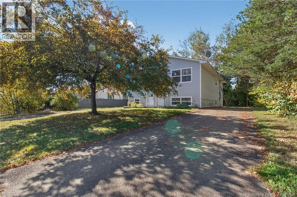 14-16 Bolton, Moncton, New Brunswick  E1E 4H2 - Photo 2 - NB127527