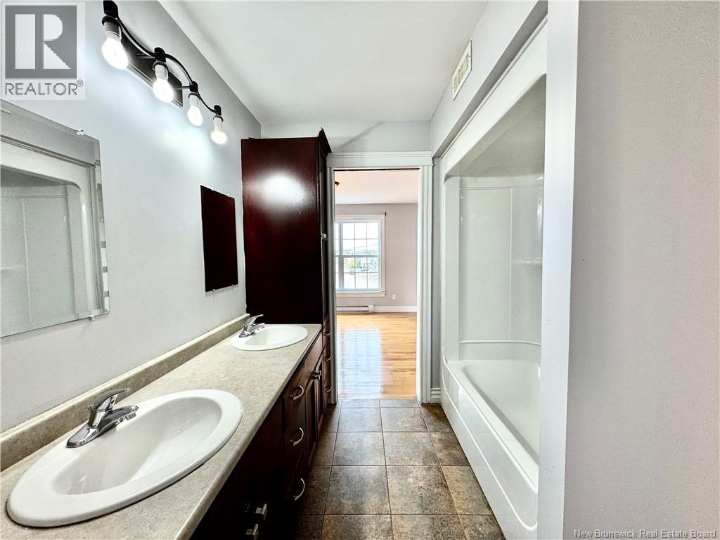 193 Houlahan, Dieppe, New Brunswick E1A 4X6 - Photo 12 - NB127776