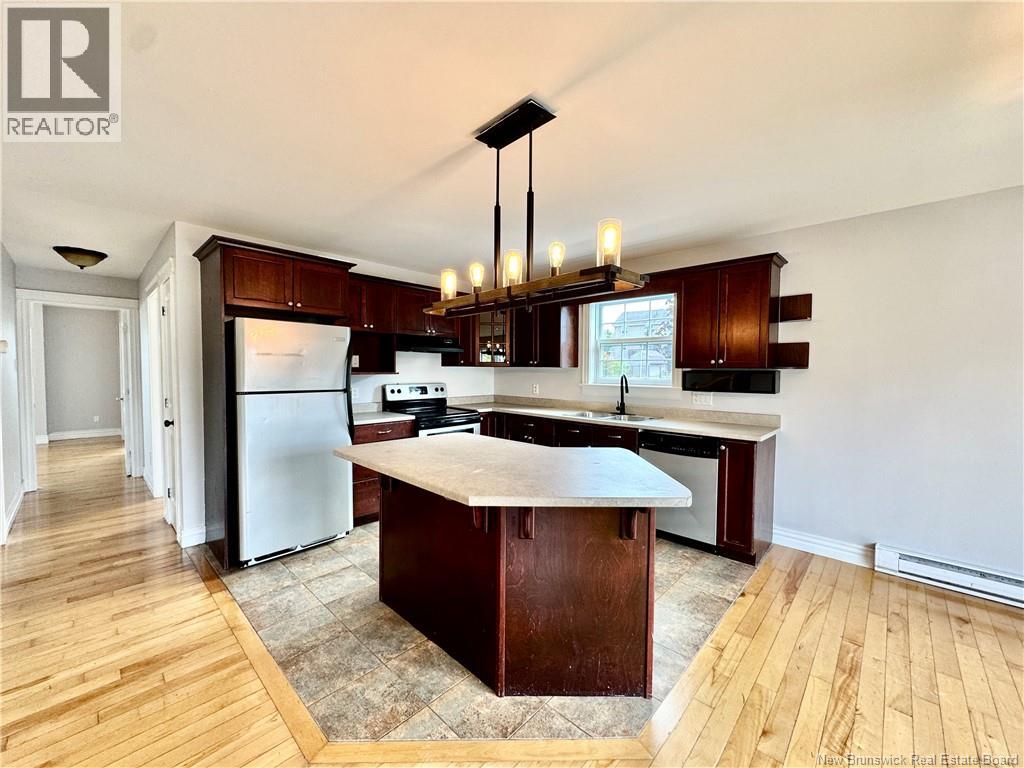 193 Houlahan, Dieppe, New Brunswick E1A 4X6 - Photo 4 - NB127776