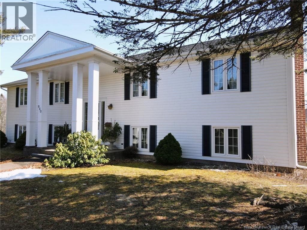 960 Shediac Road, Moncton, New Brunswick E1A 4X5 - Photo 1 - NB127805