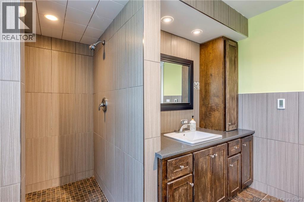 889 Latimore Lake, Saint John, New Brunswick E2N 1X9 - Photo 34 - NB127882