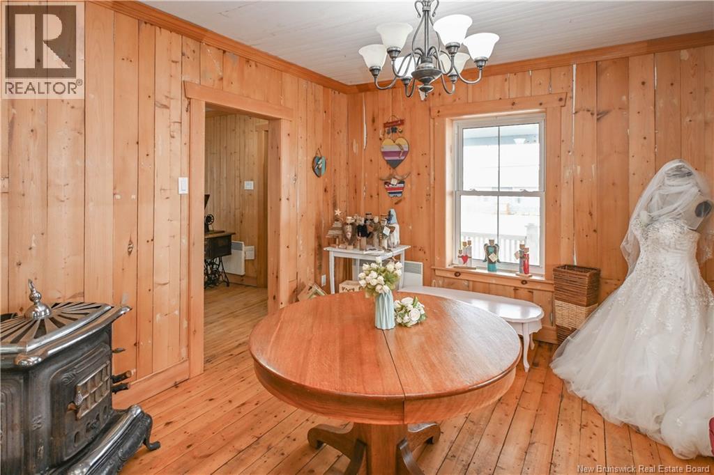 142 Saint-Pierre E Boulevard, Caraquet, New Brunswick  E1W 1B1 - Photo 21 - NB127893