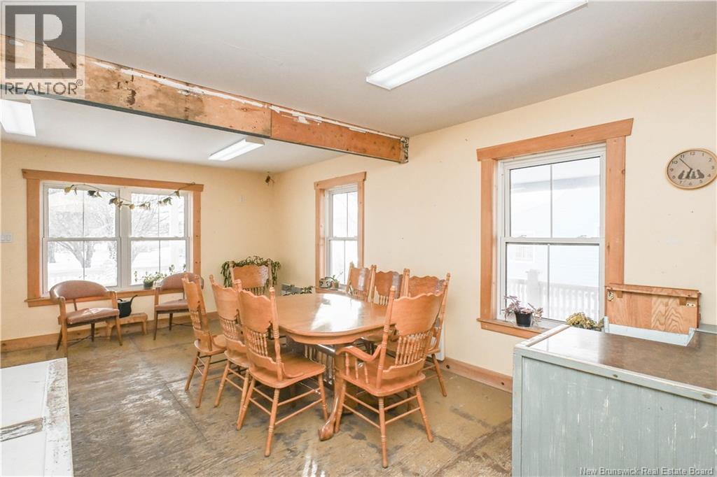 142 Saint-Pierre E Boulevard, Caraquet, New Brunswick  E1W 1B1 - Photo 25 - NB127893
