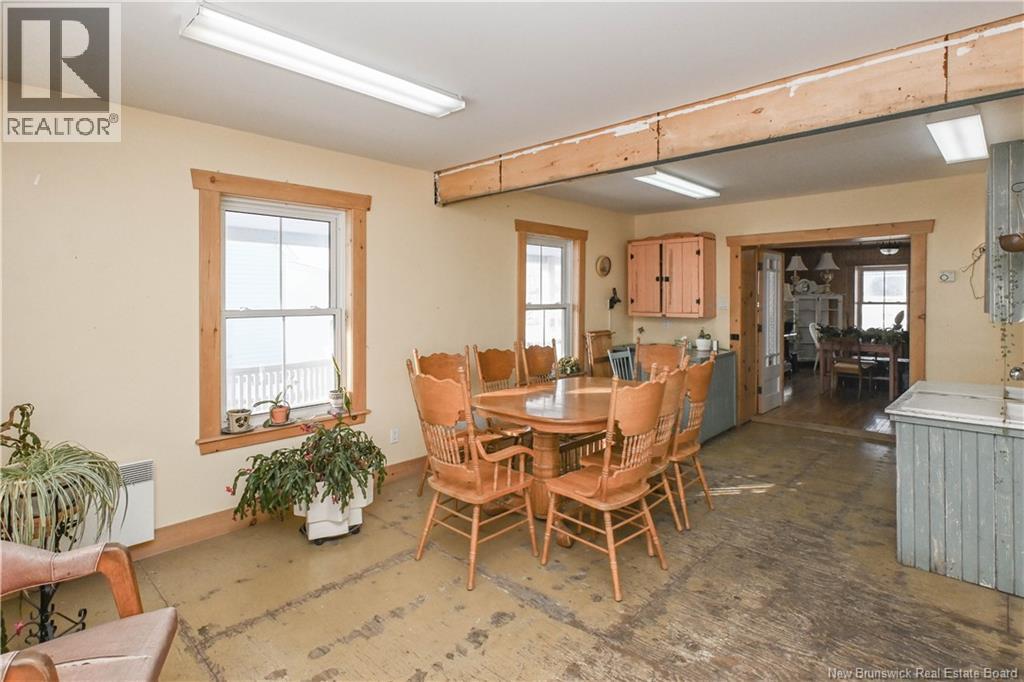 142 Saint-Pierre E Boulevard, Caraquet, New Brunswick  E1W 1B1 - Photo 28 - NB127893
