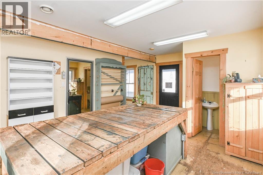 142 Saint-Pierre E Boulevard, Caraquet, New Brunswick  E1W 1B1 - Photo 30 - NB127893