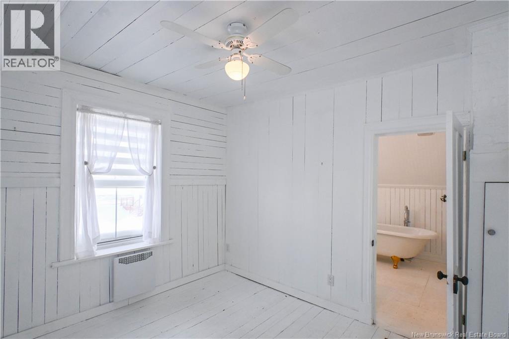 142 Saint-Pierre E Boulevard, Caraquet, New Brunswick  E1W 1B1 - Photo 47 - NB127893