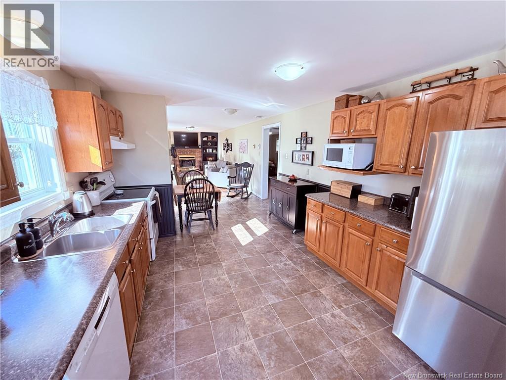 108 Fisher Avenue, Woodstock, New Brunswick  E7M 1S2 - Photo 3 - NB127940