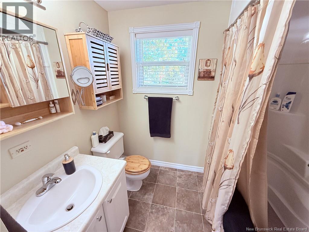 108 Fisher Avenue, Woodstock, New Brunswick  E7M 1S2 - Photo 9 - NB127940