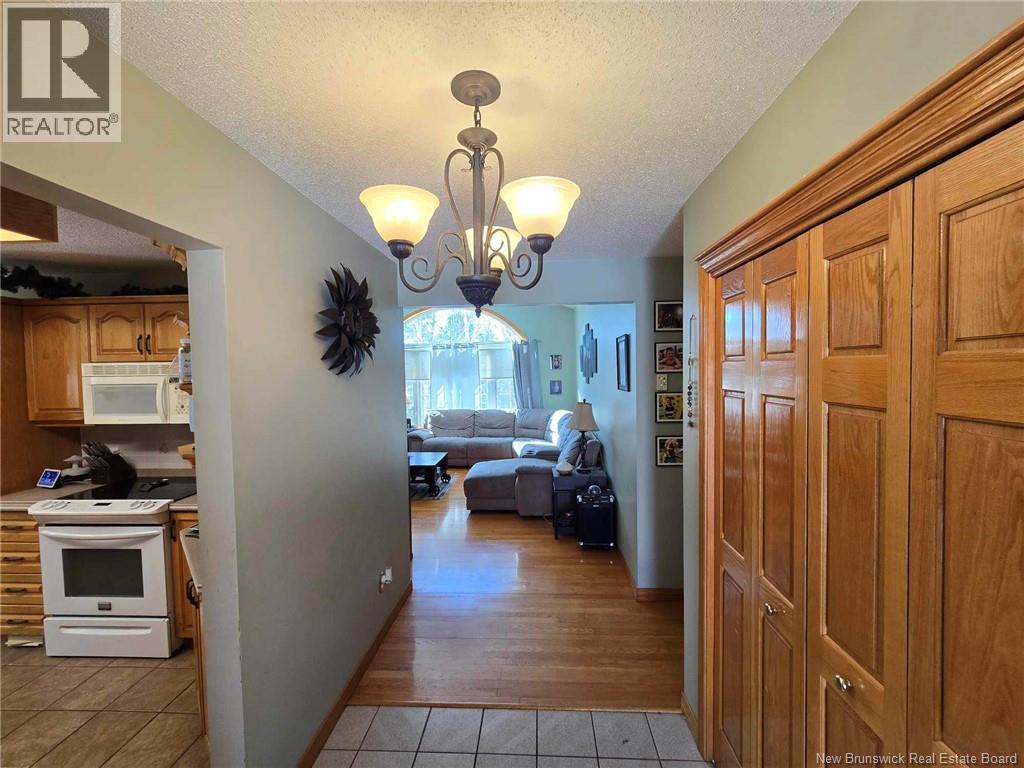 1125 Birchwood Drive, Bathurst, New Brunswick E2A 4W8 - Photo 12 - NB128006