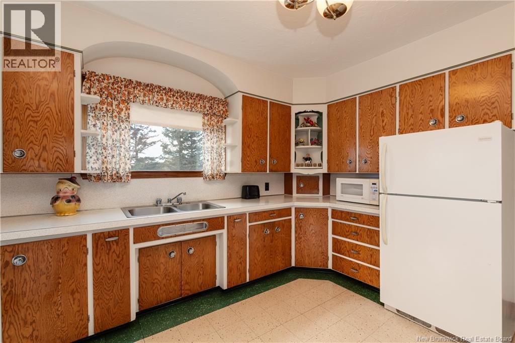 2155 Amirault, Dieppe, New Brunswick  E1A 7K3 - Photo 9 - NB127965