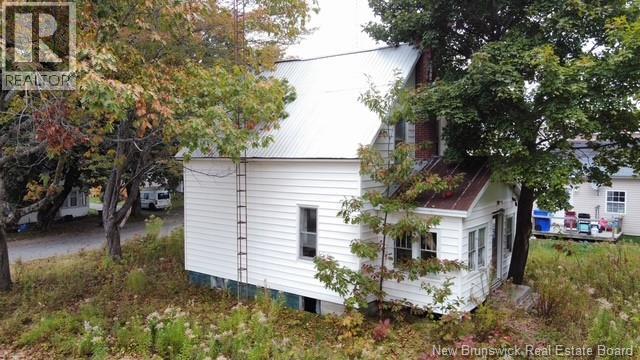 22 Beech Street, Mcadam, New Brunswick  E6J 1V8 - Photo 2 - NB128092
