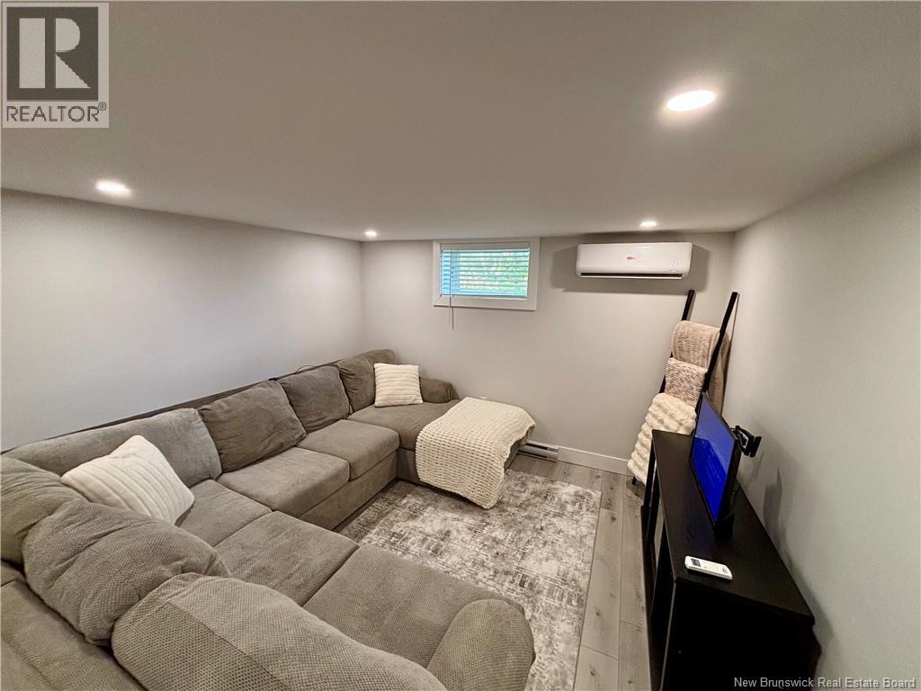 245 Massey Street, Fredericton, New Brunswick  E3B 2Z5 - Photo 8 - NB128057