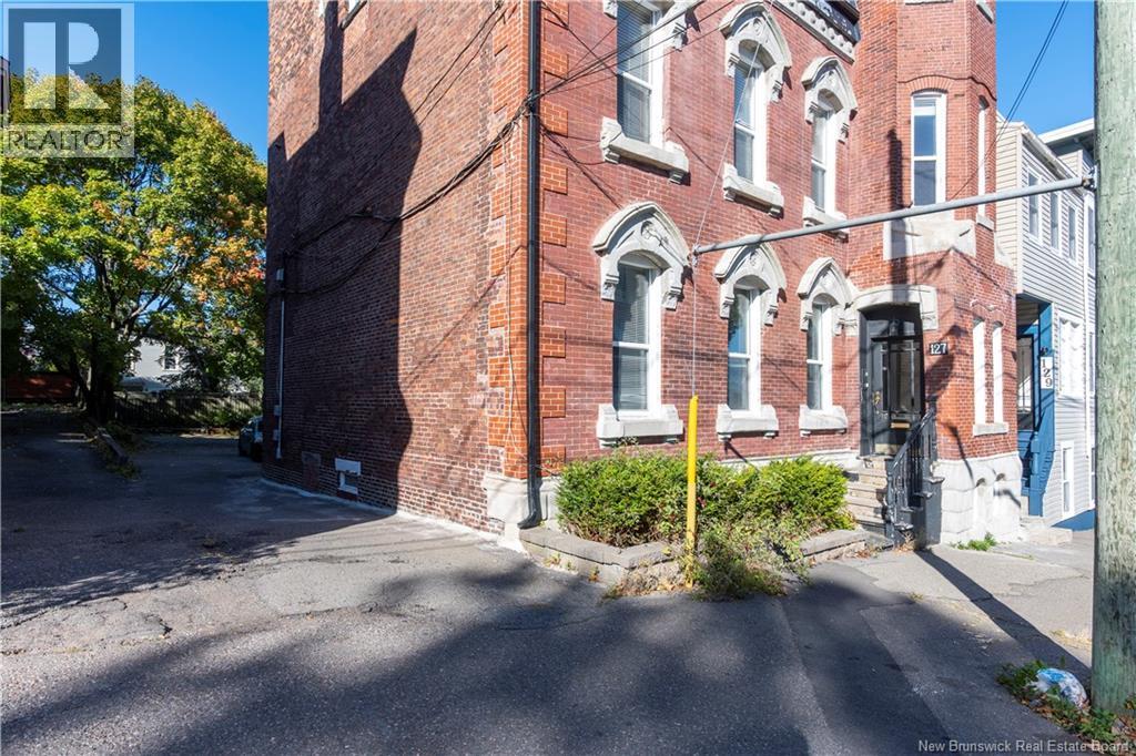 127 Leinster Street, Saint John, New Brunswick E2L 1J4 - Photo 2 - NB128138