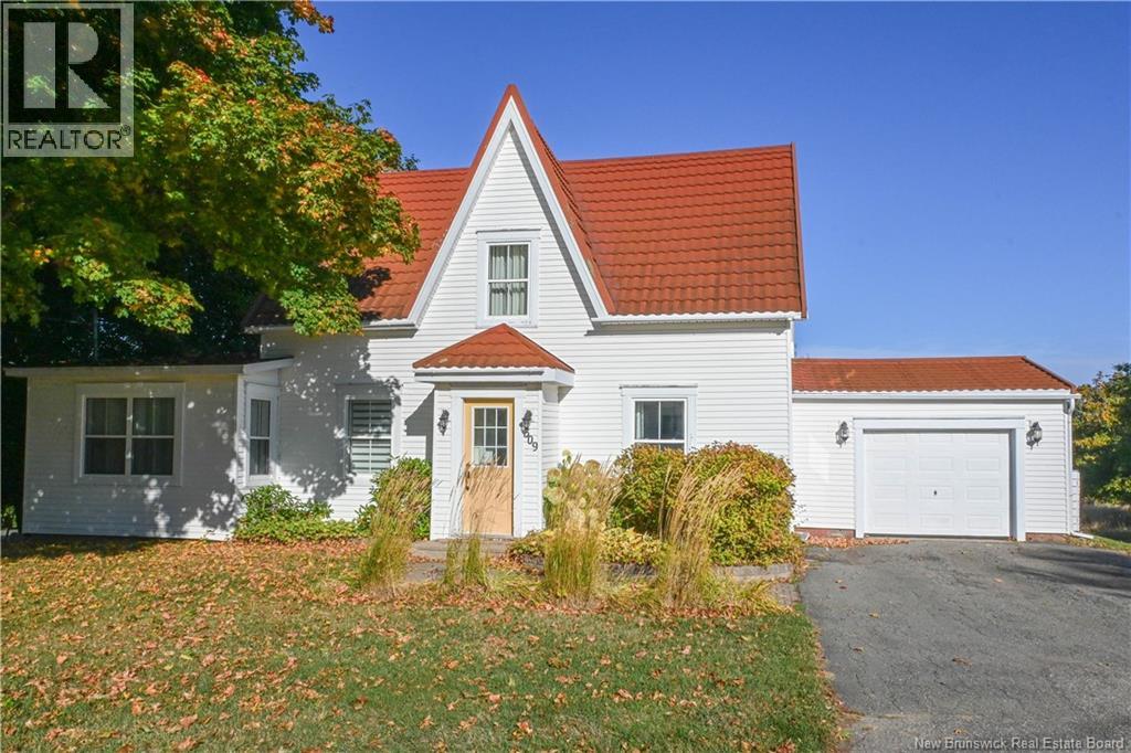 309 Saint-Pierre O Boulevard, Caraquet, New Brunswick