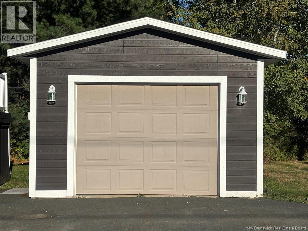 1027 Rue Hache, Beresford, New Brunswick E8K 1H9 - Photo 6 - NB128277