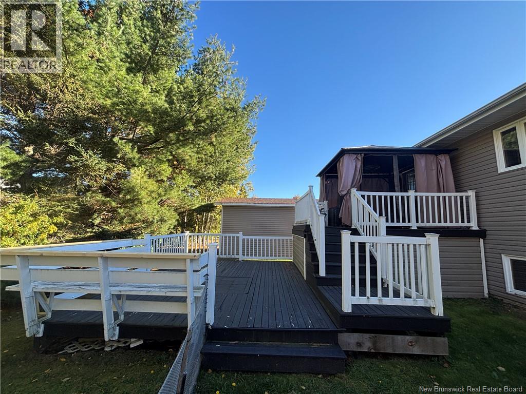 1027 Rue Hache, Beresford, New Brunswick E8K 1H9 - Photo 7 - NB128277