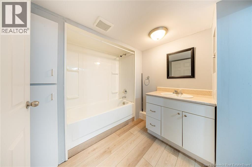 41 Vail Street, Moncton, New Brunswick E1A 3L2 - Photo 8 - NB128221