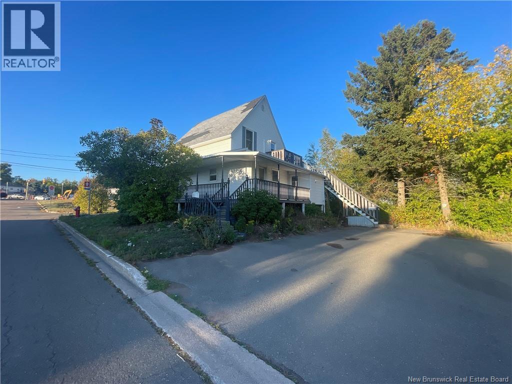 381 Harold Street, Dieppe, New Brunswick E1A 1Y9 - Photo 3 - NB128331