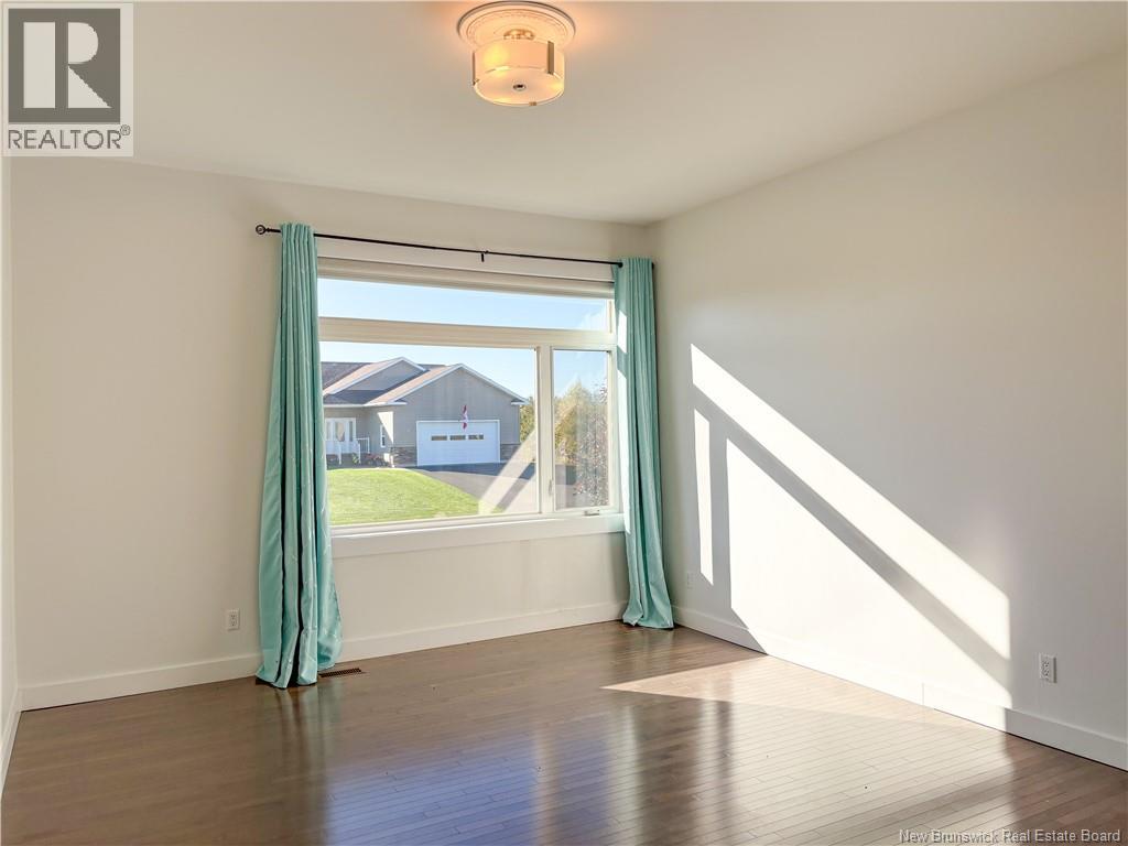 44 Bicentennial Drive, Woodstock, New Brunswick E7M 6A7 - Photo 10 - NB128012