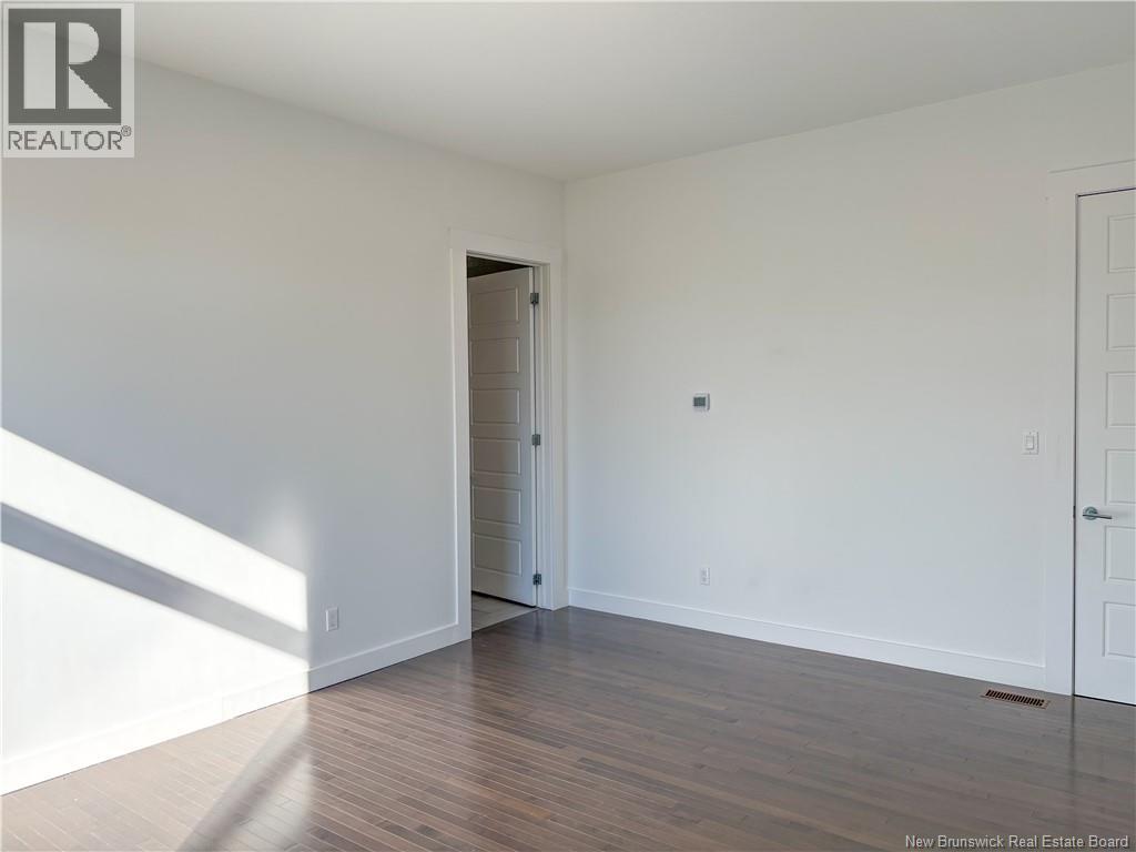 44 Bicentennial Drive, Woodstock, New Brunswick E7M 6A7 - Photo 11 - NB128012