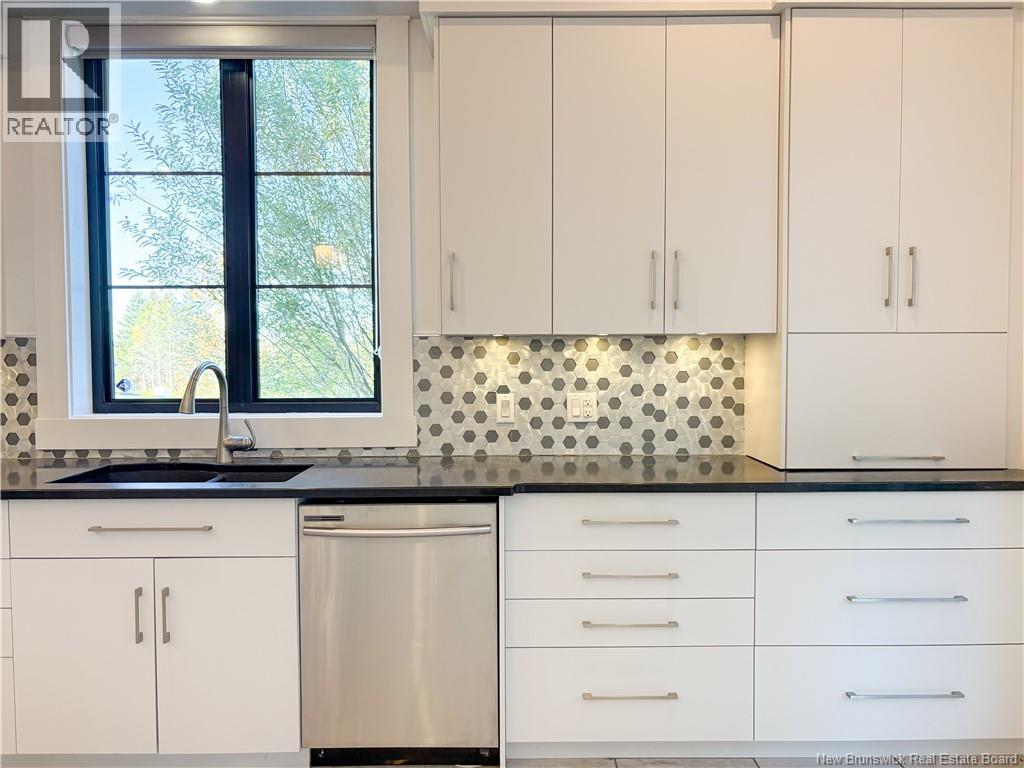 44 Bicentennial Drive, Woodstock, New Brunswick E7M 6A7 - Photo 22 - NB128012