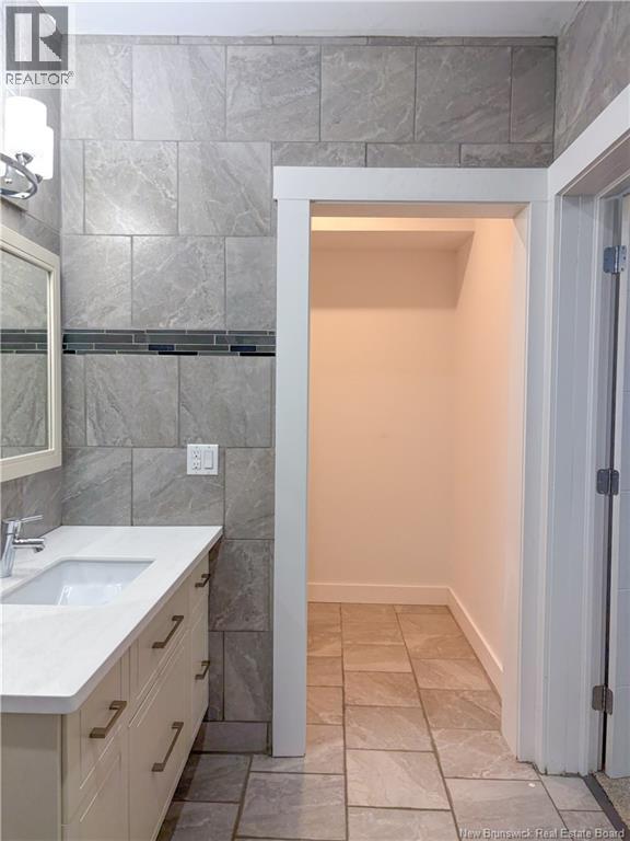 44 Bicentennial Drive, Woodstock, New Brunswick E7M 6A7 - Photo 41 - NB128012