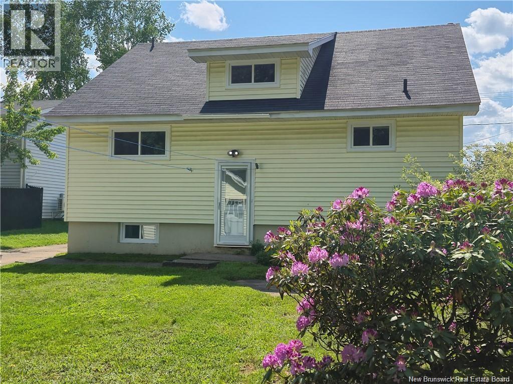 93 Edward, Moncton, New Brunswick E1A 3Z1 - Photo 31 - NB128438