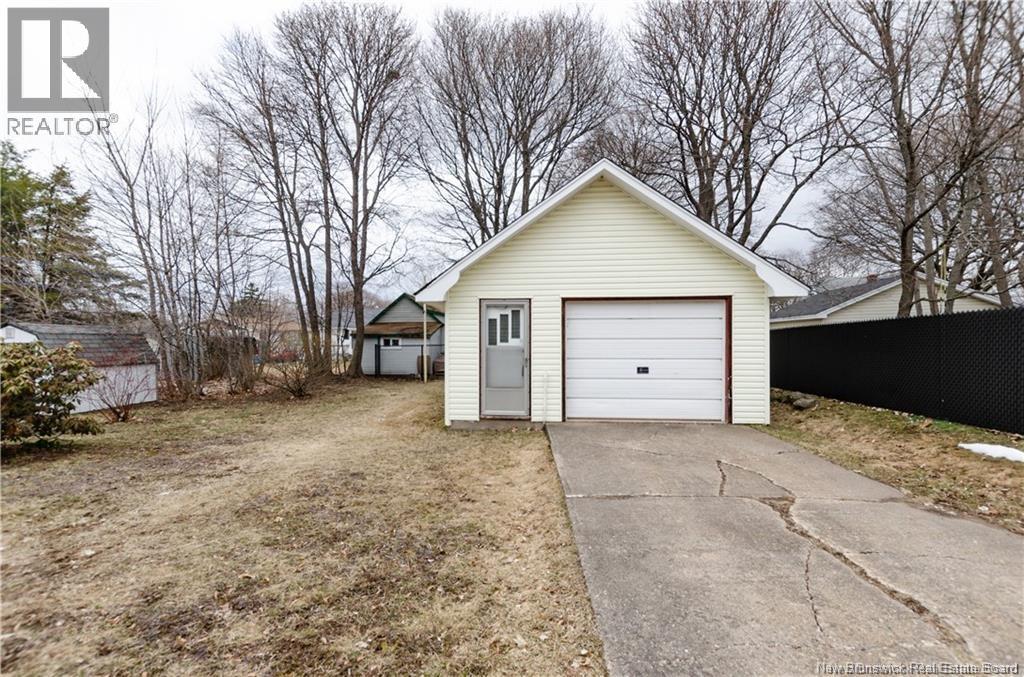 93 Edward, Moncton, New Brunswick E1A 3Z1 - Photo 36 - NB128438