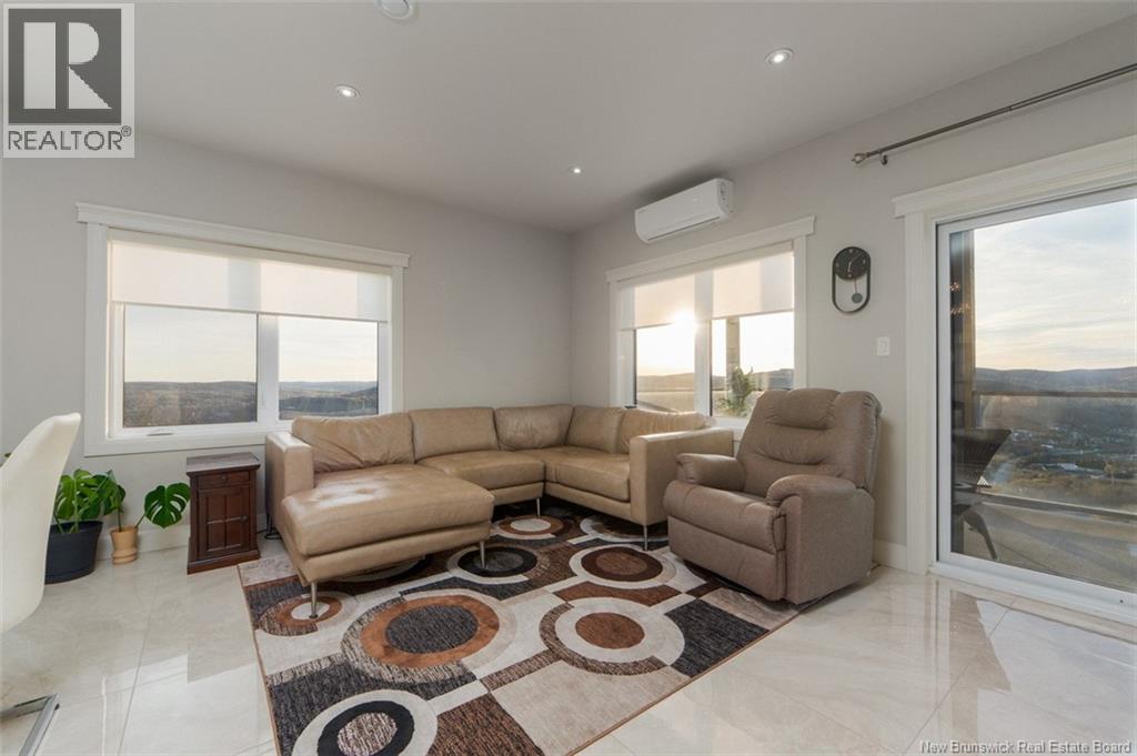 112 De La Falaise Street Unit# 201, Edmundston, New Brunswick  E3V 0C4 - Photo 7 - NB128636